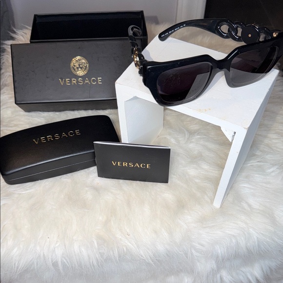 Versace NWT black and gold trim, sunglasses with case and box - Picture 3 of 8